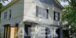 Spacious Top Floor 2 Bd - 1Ba Duplex Apartment in Fountain City!! Gallery 1