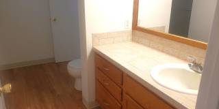 Spacious Townhouse with Two Car Garage! Spacious Townhouse with Two Car Garage! Gallery 22