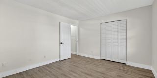 Pierce Beach Premier Apartments at Woodland Condominium Gallery 13