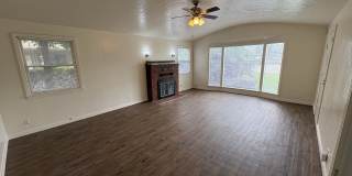 Charming 3 Bedroom, 1 Bath Near Down Town! Gallery 11