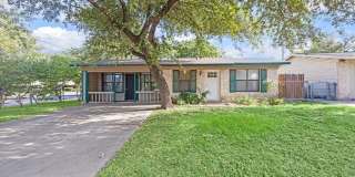 Charming 3 bedroom/2 bath available now! Gallery 1