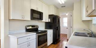 3 bedroom 1 bath house in Midtown available Mid- August Gallery 12