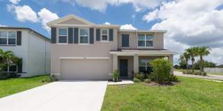 Available now in Wimauma | Spacious 5BR Home with 2,600+ Sqft Gallery 6