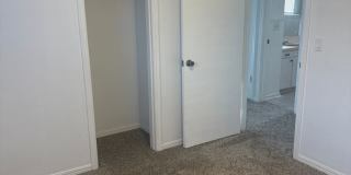 Beautifully updated home in a quiet Yukon neighborhood! Gallery 18