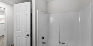 Creekside Apartments Gallery 13