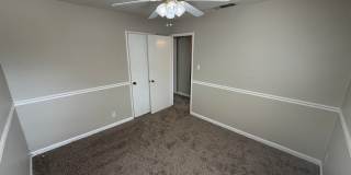 2 bedroom | 1 bathroom | Single family home with pool + detached room & full bathroom Gallery 23
