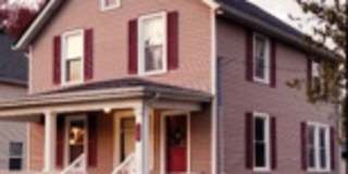 3 bedroom / 1.5 bath w/Central Air, Basement and Detached 2 Car Garage Gallery 1