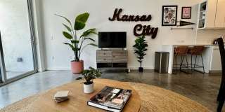 1914 Main St Gallery 17