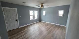 2 bed, 1 bath in quiet East Alton neighborhood! Gallery 1