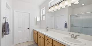 Spacious 2Br in Trilogy at Redmond Ridge 55+ Community Gallery 22