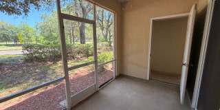 2/2 Oakleaf Townhome! Amenities! Garage Parking! Gallery 11