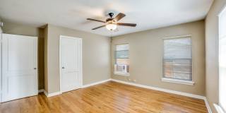 CHARMING MID-CENTURY HOME IN DELLVIEW Gallery 19