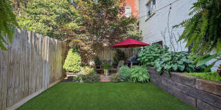 403 N QUEEN Street Gallery 22