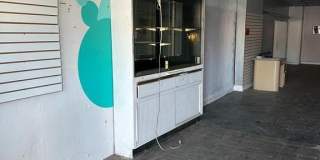 1192 YORKSHIP SQUARE Gallery 6