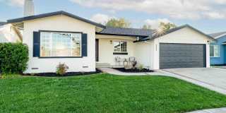 Stunning 4-Bedroom Home with Designer Finishes in Val Vista – 05/10 Ready to Rent! Gallery 1