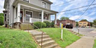 Large 5 Bedroom North Campus Townhouse - 1st house from High Street Gallery 25