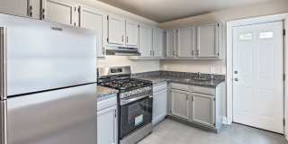 3 bedroom, 1 bath, newly renovated home in Little Italy Gallery 5