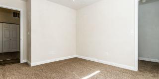 2 Bedroom, 2 Bathroom duplex with garage Gallery 19