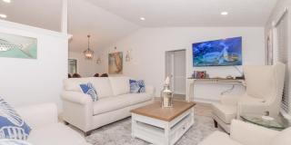 2411 NE Pinecrest Lakes Boulevard Gallery 1
