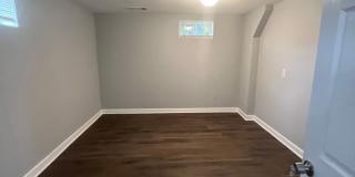 Amazing 6 Bedroom 2 Bathroom home with dual driveways Gallery 24