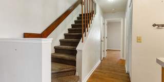 2 Bed/2 Bath with loft. Close to Campus On bus line. Gallery 11