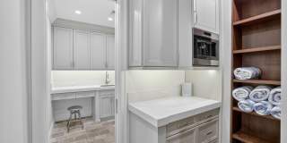 2425 Delmar Place Gallery 22