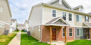 Check out this Beautiful 2 Bedroom, 2.5 Bath end unit Townhome in West Des Moines Gallery 1