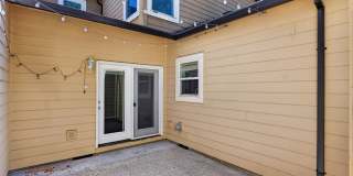 Charming 3 BD 2 BA Townhome Located in Hillsboro's Briarcreek Community | Recently Updated! | Main-Level Bedroom & Full Bath | Great Private Patio!* Gallery 20