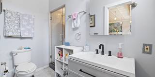 *Beautifully Updated & Unique 1BD/2BA Condo Unit Available in South Side* Gallery 23
