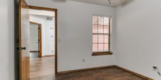 2812 Victoria Drive Gallery 30