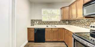 Charming Three bedroom one bath with huge backyard Gallery 21