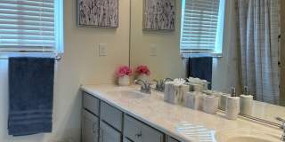 4Bdrm/2.5bath Single Family Home - Fully Furnished Gallery 35