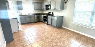 Large 3 BR 2.5 BA In Bentonville! Gallery 8