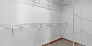 Great Location! Gallery 24