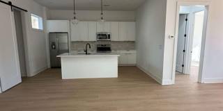 Room in 3 Bedroom Home at Plaza Ave SW Gallery 27