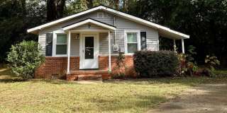 Newly Renovated 2 Bedroom Cottage Close to Shaw in Quiet Area Gallery 1
