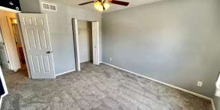 Beautiful 3 bed 2.5 Bath Home in East Loveland, CO! Gallery 13