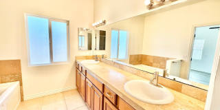 Great Single Story Home Minutes from Everything in Quiet cul-de-sac Street & Neighborhood Location of Vista! Gallery 28