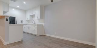 928 4th Street Gallery 15