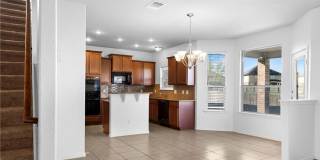 GORGEOUS 4-bedroom 2.5 bathroom house in The Landing at Clear Creek! Gallery 8