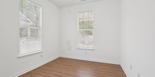2596 Bates Street SE Gallery 29
