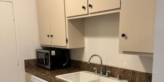 UPSTAIRS 2 BED UNIT IN ROSEVILLE!! Gallery 7