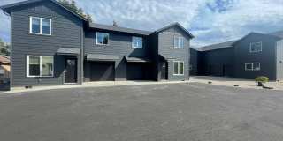 Beautiful 3 bed 2.5 bath Duplex Conveniently Located In Lebanon! Gallery 1