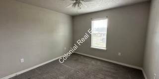 Updated and spacious 2 bedroom/1 bathroom house with detached 1 car garage. Gallery 5