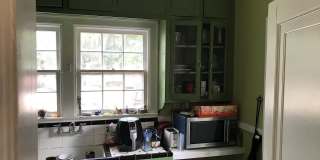 Beauitful 2 Bedroom 1 Bathroom House One Block From Campus Gallery 1