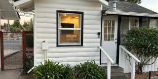 Cute Country Cottage 1 bedroom 1 bath Gallery 1