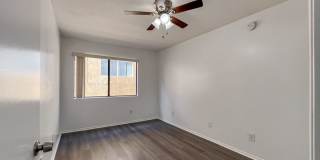Gorgeous 2 Bed/2 bath apartment in excellent Sherman Oaks area! Gallery 21