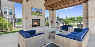 Sadler House Luxury Apartment Homes Gallery 19