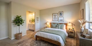 Crescent Oaks Gallery 17