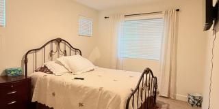 Beautifully appointed nearly new home Gallery 12